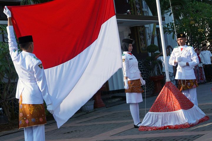 Semarak Peringatan Hari Batik Nasional di Berbagai Daerah