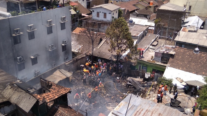 Seorang Tewas dalam Kebakaran Gudang Kayu