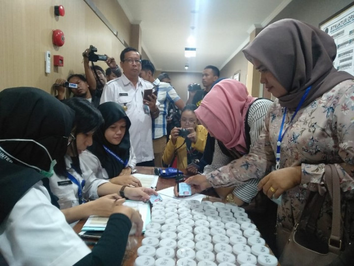 Ratusan Balon Kades di Sampang Menjalani Tes Urine