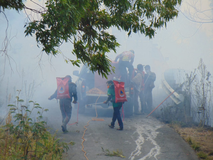 Pemadaman Kebakaran Gunung Semeru Masih Berjibaku dengan Api