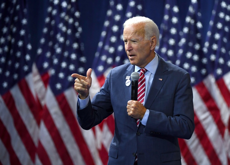 Mantan Wakil Presiden AS Joe Biden melawan Donald Trump. Foto: AFP