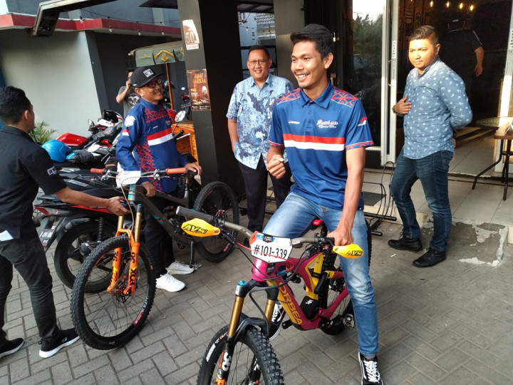 Yoris Sahara Wakili Indonesia di Enduro World Series 2019