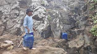 Membelah Bukit Karst Demi Setetes Air
