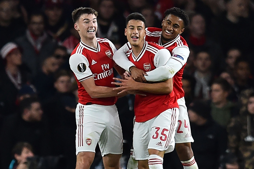 Arsenal Gilas Standard Liege 4-0