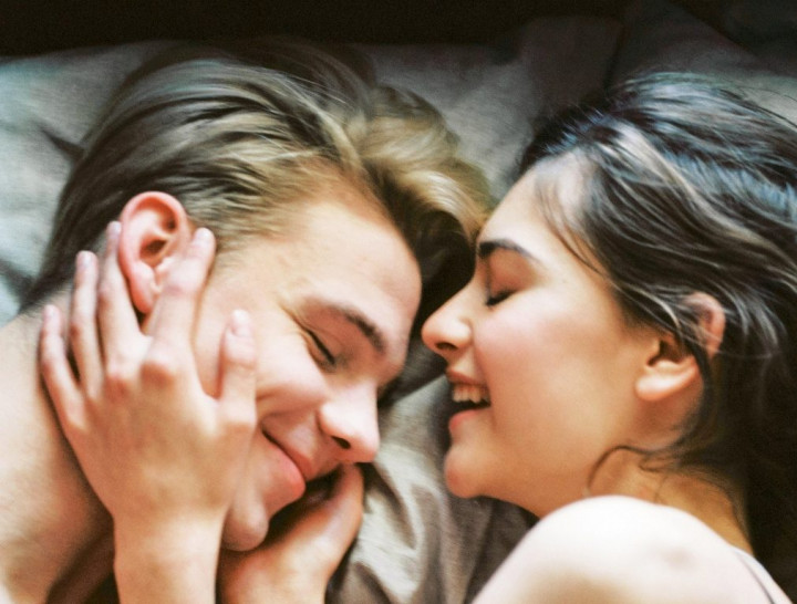 Saat Suasana Hati Buruk, Perempuan Sulit Terangsang