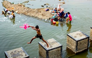 Masih Ada Warga Depok Buang Hajat Sembarangan