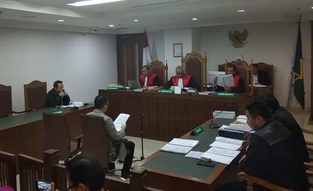 Tarik Ulur Vonis Pengadilan