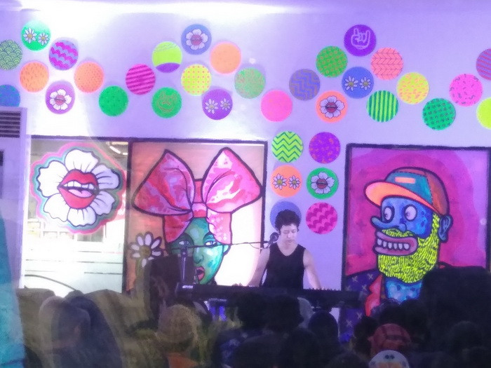 Penggemar Bergantian Saksikan Frau di Synchronize Fest 2019