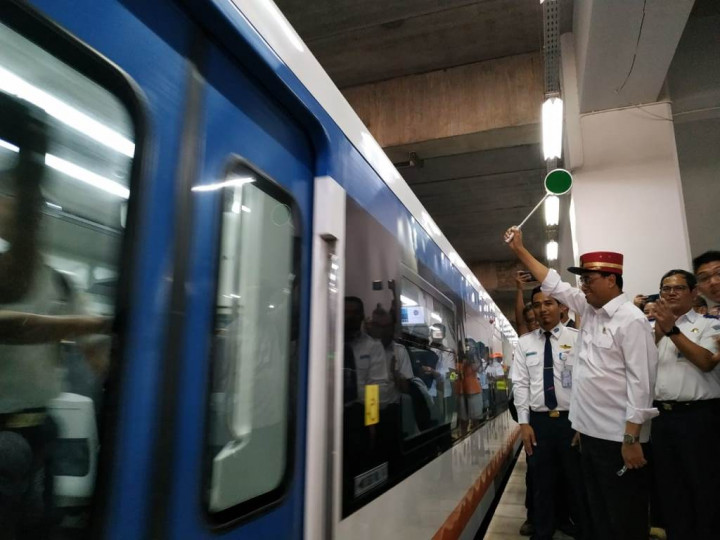 Kereta Bandara Surabaya dan Bali Segera Dibangun