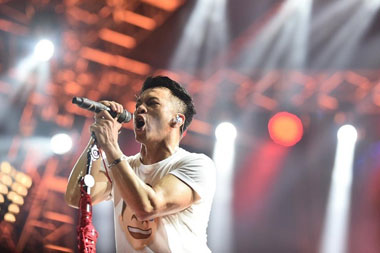 Noah Tutup Synchronize 2019 dengan Indah