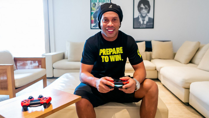 Ronaldinho Berencana Bentuk Tim Esports