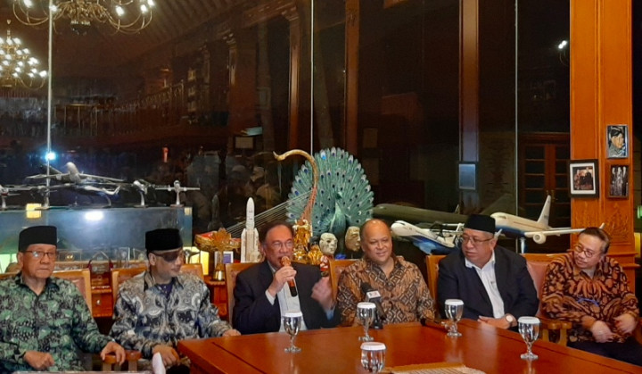 Anwar Ibrahim Kenang Dibantu Habibie saat Masa Sulit
