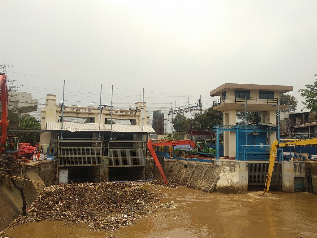 Sampah di pintu air Manggarai, Jakarta Pusat sudah tak menumpuk, Kamis, 10 Oktober 2019. Foto: Medcom.id/Sri Yanti Nainggolan