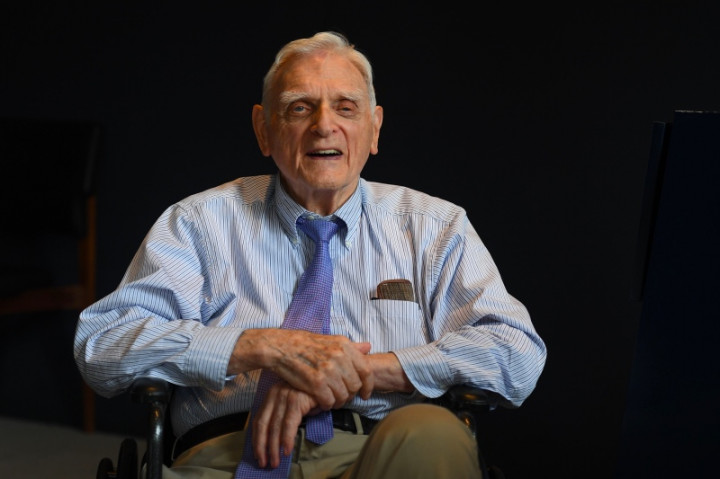 Ilmuwan 97 Tahun Menjadi Pemenang Nobel Tertua