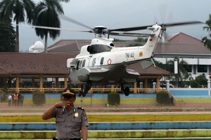 Momen Saat Wiranto Diterbangkan ke RSPAD Gatot Soebroto
