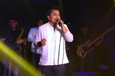 Tompi Hingga Kla Project Akan Meriahkan Puncak HUT Pemprov Jatim ke-74