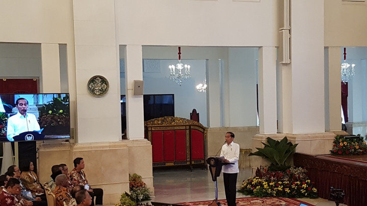 Jokowi Tak Sabar Mencoba Internet di Indonesia Timur