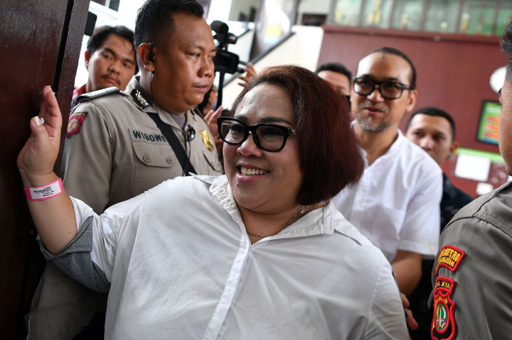 Sidang Ditunda, Nunung Kecewa