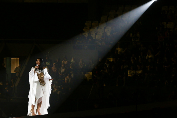 Lagu Anggun Masuk Lima Besar Chart Billboard Amerika