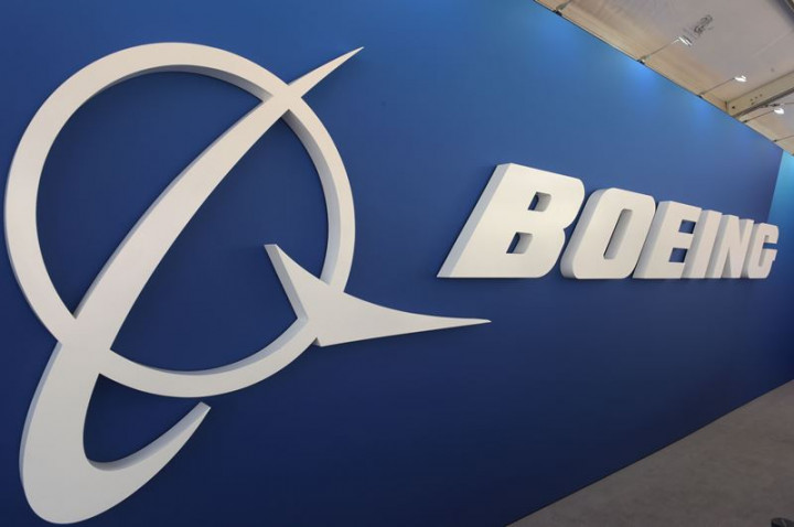 Pesawat Boeing Retak, Maskapai Diingatkan Teliti Mengecek