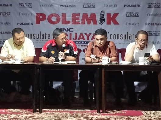 Politikus PDI Perjuangan Andreas Hugo Pareira (kedua dari kanan). Foto: Medcom.id/Cindy