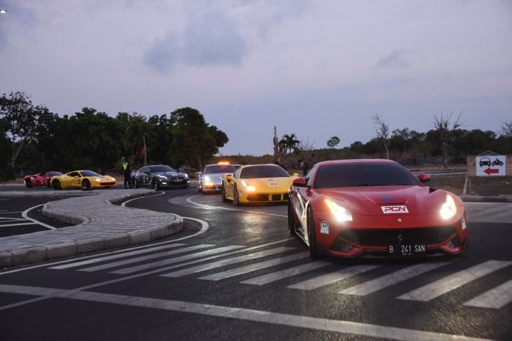 Memacu 60 Supercar dari Banyuwangi-Bali
