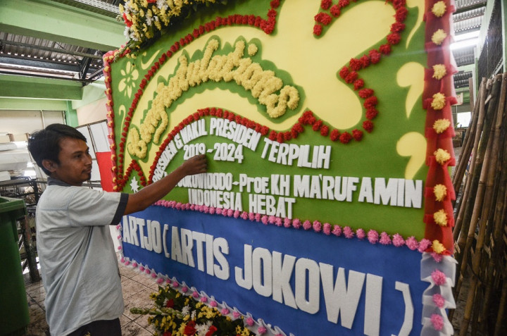 Pedagang Bunga Panen Pesanan Jelang Pelantikan