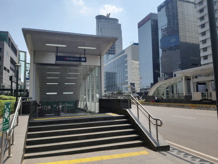 Rekayasa Buka Tutup Pintu Masuk MRT Jakarta