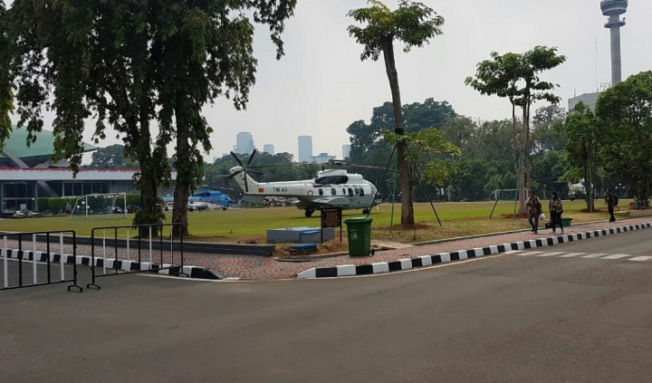 Tiga Helikopter Disiagakan di Gedung Parlemen