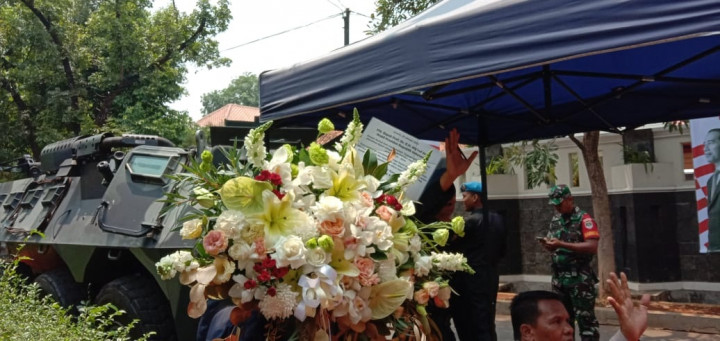 AHY Kirim Bunga Buat Ma'ruf Amin