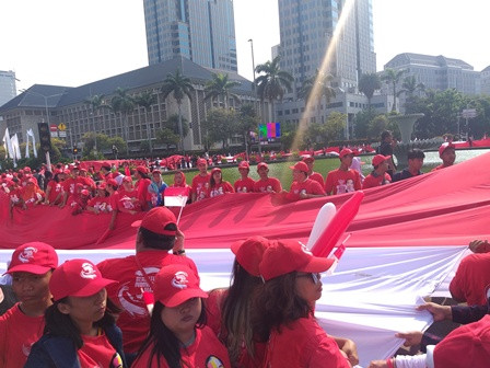 Kirab Bendera Merah Putih Meriahkan Pelantikan Jokowi-Ma'ruf