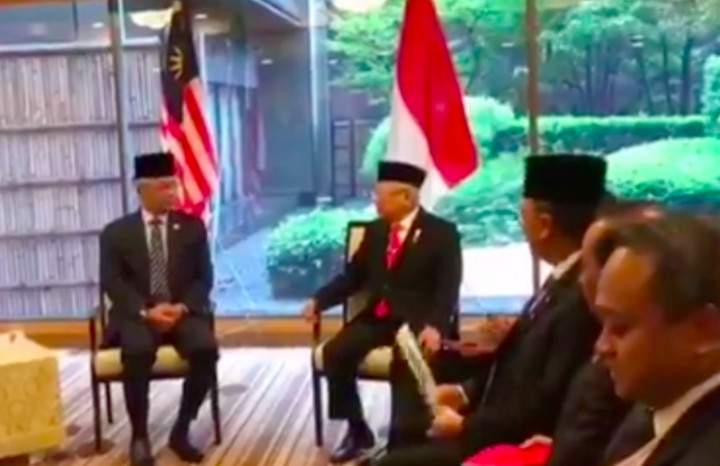 Wapres Ma’ruf Minta Raja Malaysia Lindungi WNI