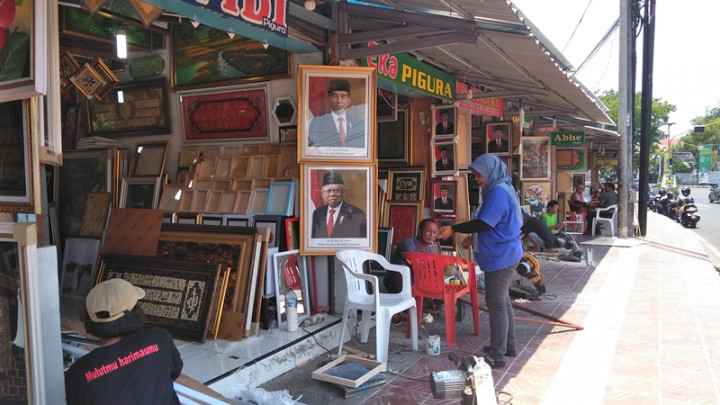 Penjual Pigura Presiden dan Wapres Kebanjiran Order