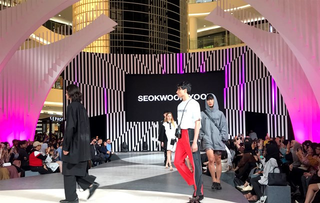 Korea Creative Content Agency (KOCCA) dan JFW menghadirkan desainer high fashion asal Korea Selatan. (Foto: Dok. Medcom.id/Raka Lestari)