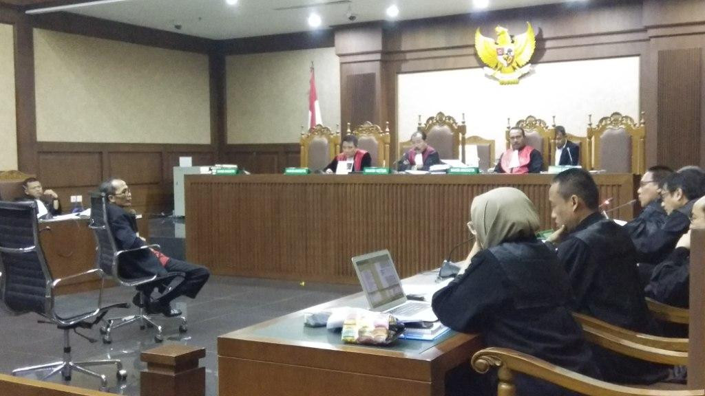 Eks Kepala Kantor Kemenag Gresik Muafaq Wirahadi bersaksi untuk terdakwa mantan Ketua Umum PPP Romahurmuziy. Foto: Medcom.id/Fachri Audhia Hafiez