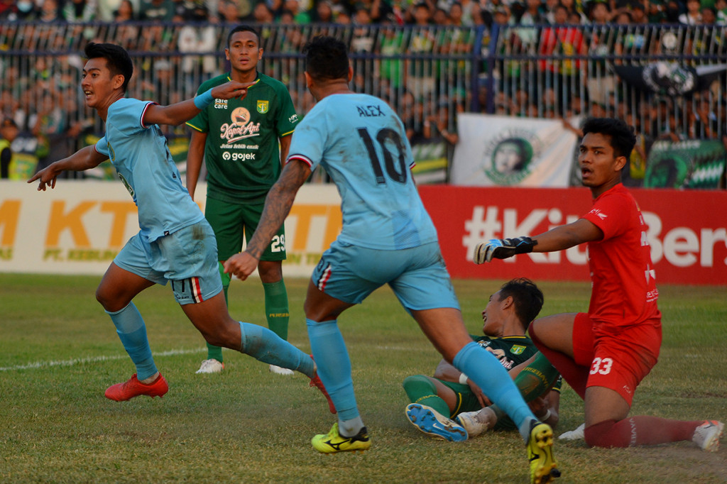 Persela Kalahkan Persebaya 1-0