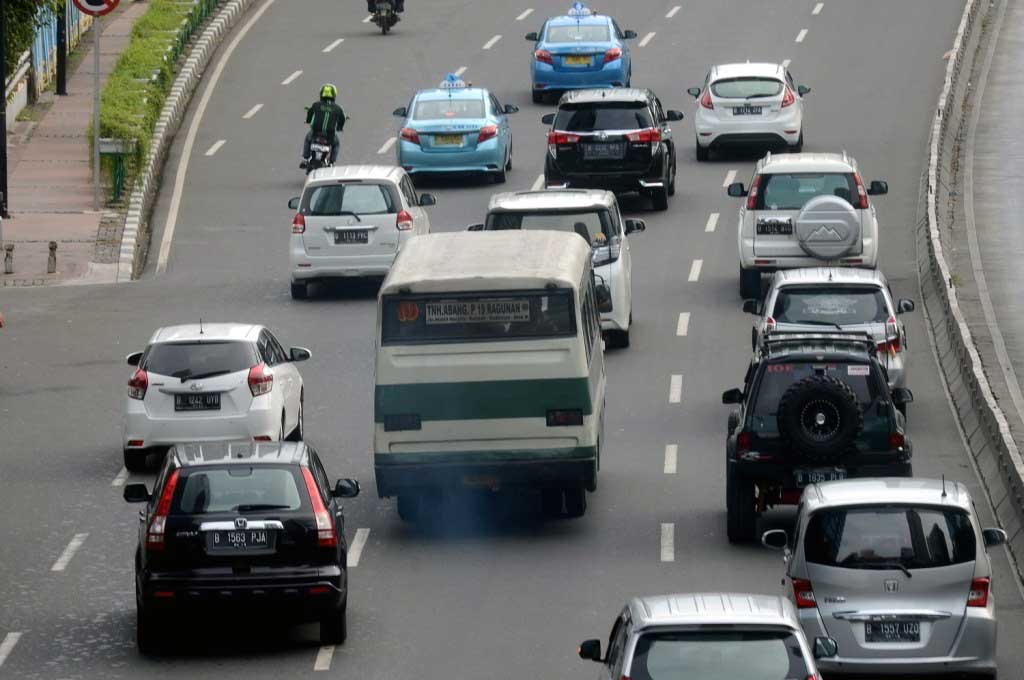 Lalu lintas di DKI Jakarta yang pekat dengan polusi udara. MI/Susanto