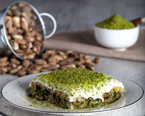 Kuliner asal Turki bernama Baklava merupakan salah satu yang wajib Anda coba. (Foto: Malicki M Beser/Unsplash.com)