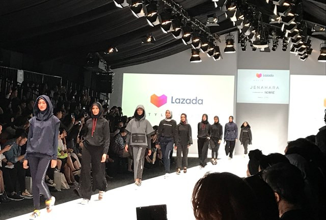 Di JFW 2020 Jenahara berkolaborasi dengan Noore Sport membuat kolekai modest activewear. (Foto: Dok. Medcom.id/Raka Lestari)