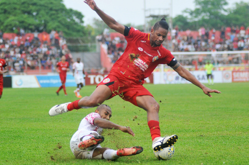Semen Padang Dikalahkan Persipura 1-2