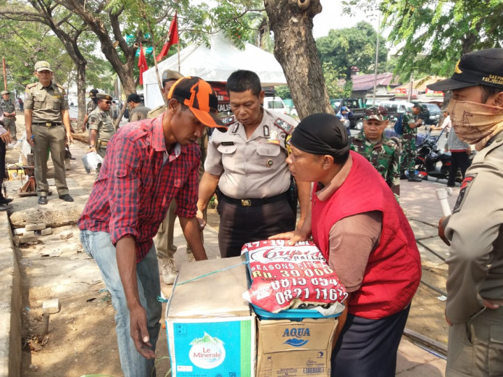 PKL di Trotoar Daan Mogot Ditertibkan