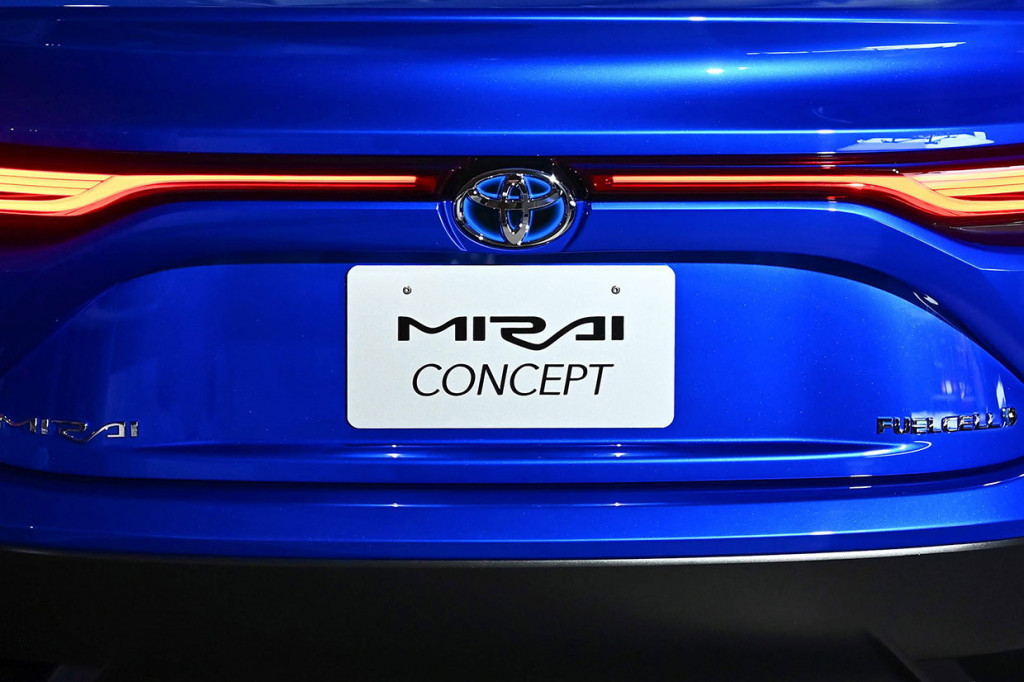 Toyota Mirai Curi Perhatian di Tokyo Motor Show