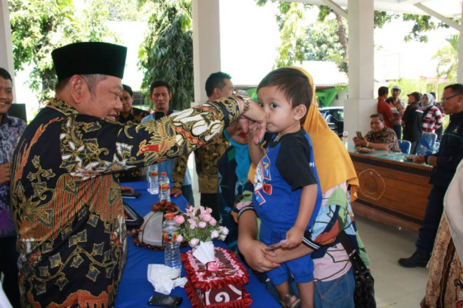 Achmad Rizki Murdianto yang baru berusia 2,5 tahun akan mendapatkan pengobatan omfalokel yang dideritanya. (Foto: Medcom.id/Syaikhul Hadi)
