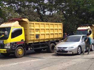 Puluhan Truk Kelebihan Muatan Terjaring Razia