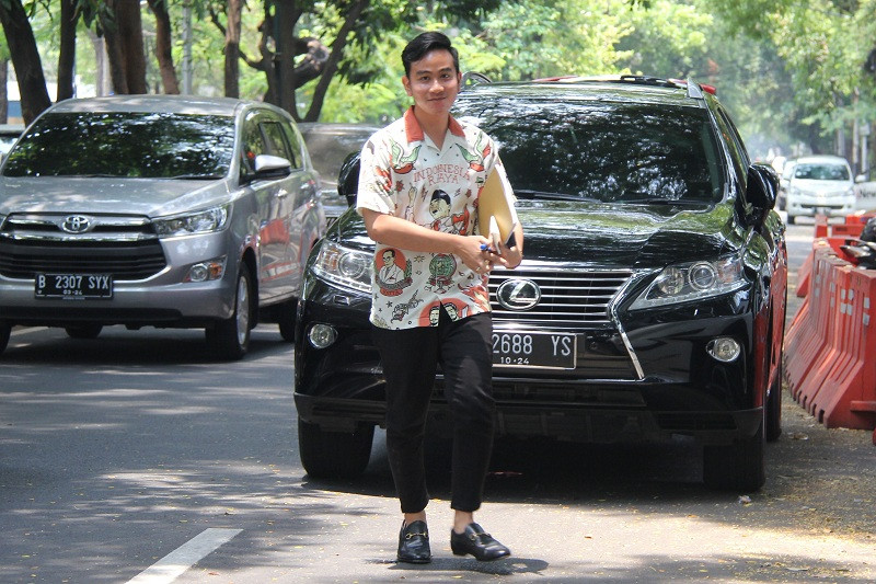 Gibran Rakabuming Raka menyambangi kediaman Megawati Soekarnoputri. Foto: MI/FRANSISCO CAROLIO HUTAMA GANI.