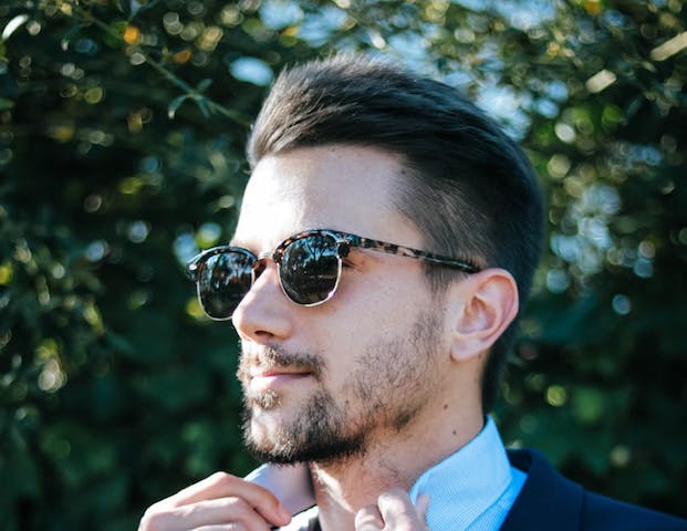 Model Kacamata Hitam Terbaik bagi Pria