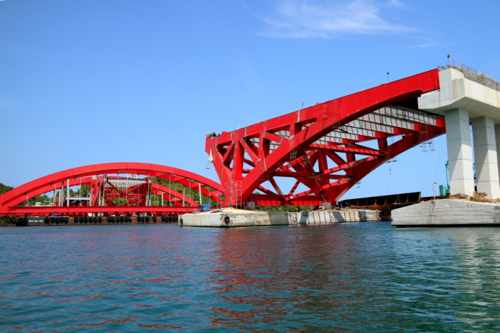 Jembatan Hamadi-Holtekamp Komitmen Jokowi Bangun Papua