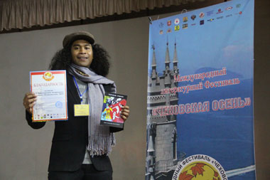 Penyair Iwan Jaconiah Raih Penghargaan Sastra di Krimea