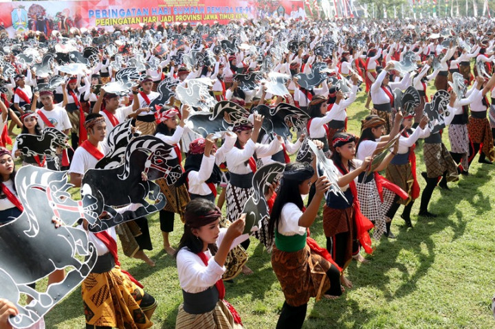 Ribuan Pelajar Menari Jaranan untuk Hari Sumpah Pemuda