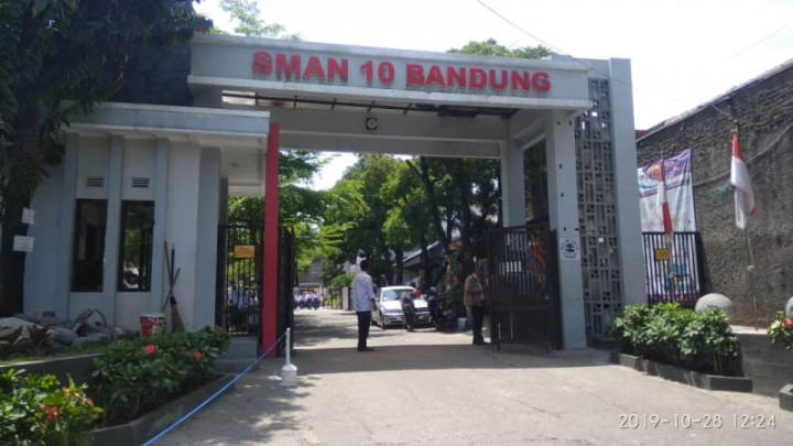Puluhan Orang Tak Dikenal Rusak SMA 10 Kota Bandung